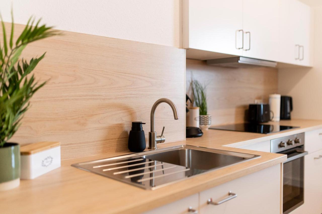 Peter Apartments - Wohnung 90Qm, 3 Schlafzimmer, Kueche, Wohnzimmer, Balkon, Netflix Fulda Zewnętrze zdjęcie